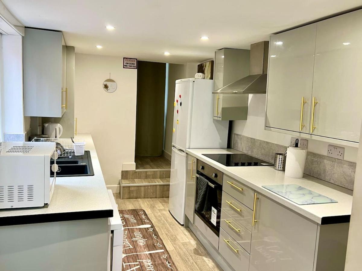 4 Bedroom Terrace House Wellingborough Exterior foto